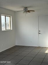 701 Hilton Ave in El Paso, TX - Foto de edificio - Building Photo