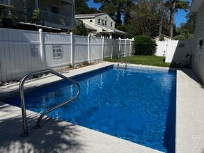 324 Lakeside Dr in Surfside Beach, SC - Foto de edificio - Building Photo