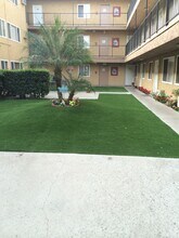 7728 Lankershim Blvd in North Hollywood, CA - Building Photo - Building Photo