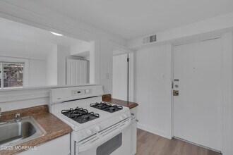 616 4th Ave in Asbury Park, NJ - Building Photo - Building Photo