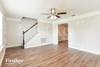 204 Merritt Dr in La Vergne, TN - Foto de edificio - Building Photo