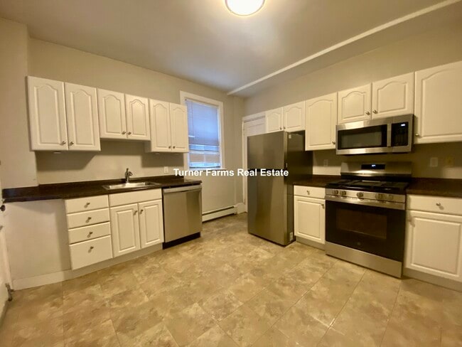 61 Dana St, Unit 8