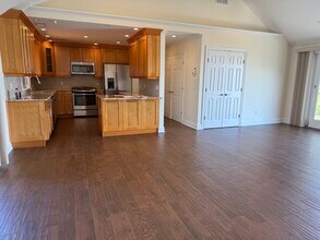 267 Weed Ave in Stamford, CT - Foto de edificio - Building Photo