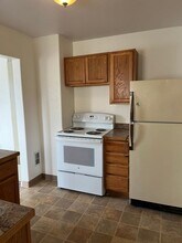 1876 Leroy St-Unit -1876 in Klamath Falls, OR - Building Photo - Building Photo