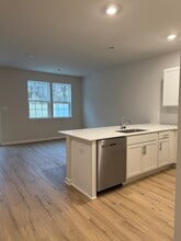 8 Reagan Rd in Runnemede, NJ - Foto de edificio - Building Photo