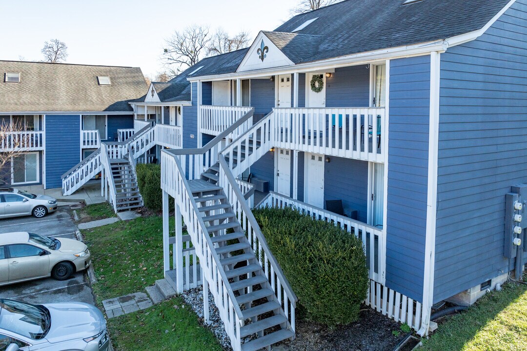 Brownsboro Terrace Condominiums in Louisville, KY - Building Photo