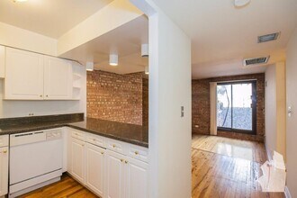 1235 N La Salle Dr, Unit 5A in Chicago, IL - Building Photo - Building Photo