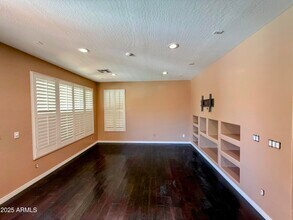 92 W Hawk Way in Chandler, AZ - Building Photo - Building Photo