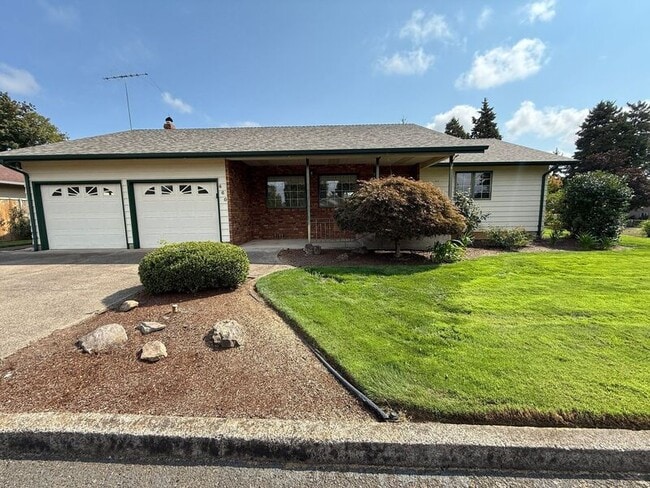 property at 460 SE Conifer Pl
