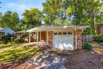 3643 Woodstream Cir NE in Atlanta, GA - Building Photo - Building Photo