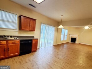 1592 Thornwick Trace in Stockbridge, GA - Foto de edificio - Building Photo