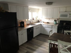 48 Concord St, Unit A in Nashua, NH - Building Photo - Building Photo