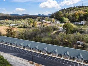 145 Dixon Dr in Carthage, TN - Building Photo - Building Photo