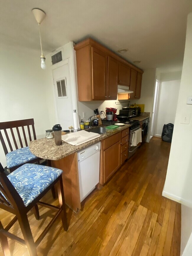 49 Hemenway St, Unit 20 in Boston, MA - Foto de edificio - Building Photo