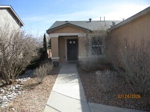 10832 Frazier Ln SW in Albuquerque, NM - Building Photo - Building Photo