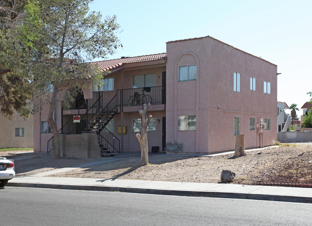 Paradise Acres in Las Vegas, NV - Building Photo