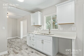 901 S Belvedere Ave in Tucson, AZ - Building Photo - Building Photo