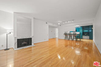 11805 Mayfield Ave in Los Angeles, CA - Building Photo - Building Photo