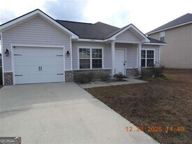 326 Alcott Cir in Hinesville, GA - Building Photo