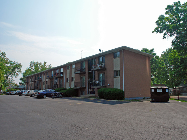 Crescent Arms Apartments in Fairborn, OH - Building Photo - Building Photo