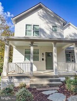 635 Upland Pl in Alexandria, VA - Building Photo