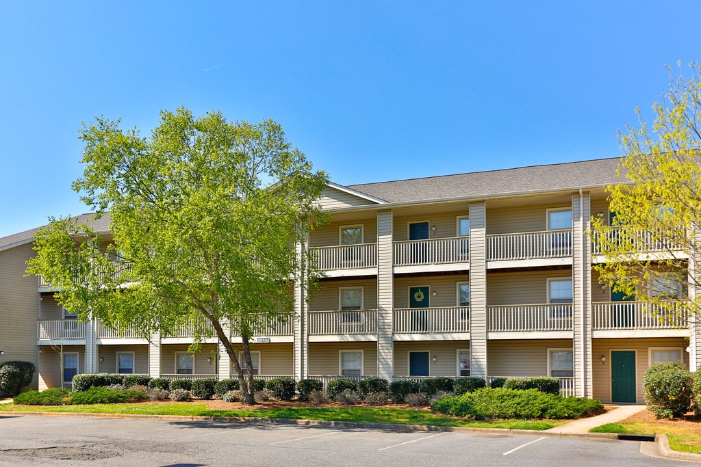 Summer Pointe Apartment Homes in Statesville, NC