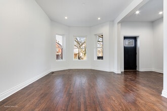 7317 S Maryland Ave in Chicago, IL - Building Photo - Building Photo