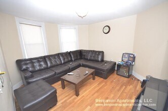 861 E 1st St, Unit 1 in Boston, MA - Building Photo - Building Photo