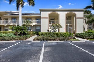 21301 Lancaster Run in Estero, FL - Building Photo