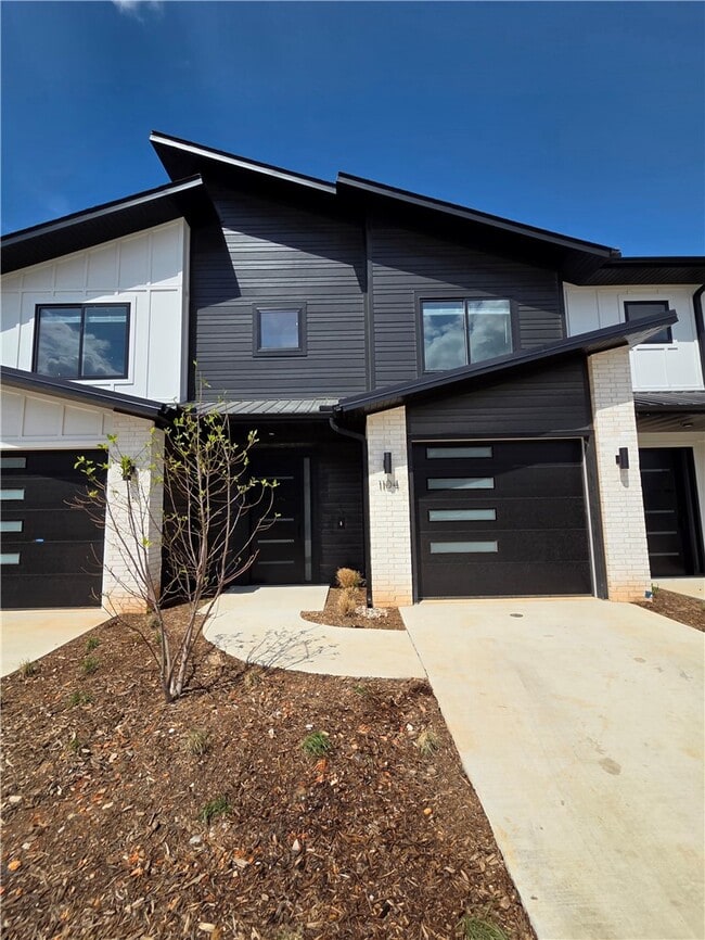 property at 1104 Emilia Ave