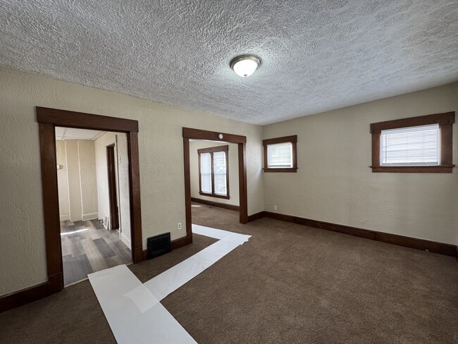 1536 16th St NE in Canton, OH - Foto de edificio - Building Photo