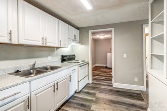 Heronwood Apartments in Ft. Myers, FL - Foto de edificio - Building Photo
