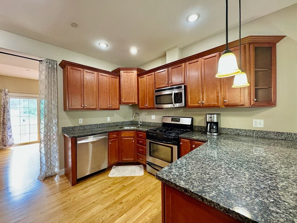 7c Charles Ridge Rd in Littleton, MA - Building Photo