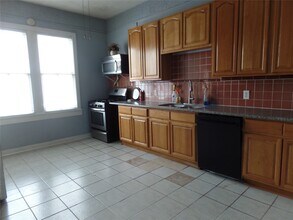 3710 Avenue O 1/2 in Galveston, TX - Foto de edificio - Building Photo