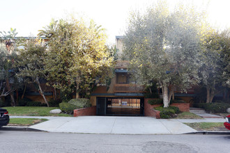 The Capri in Los Angeles, CA - Building Photo - Building Photo