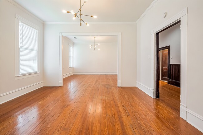 property at 1401 Cortlandt St