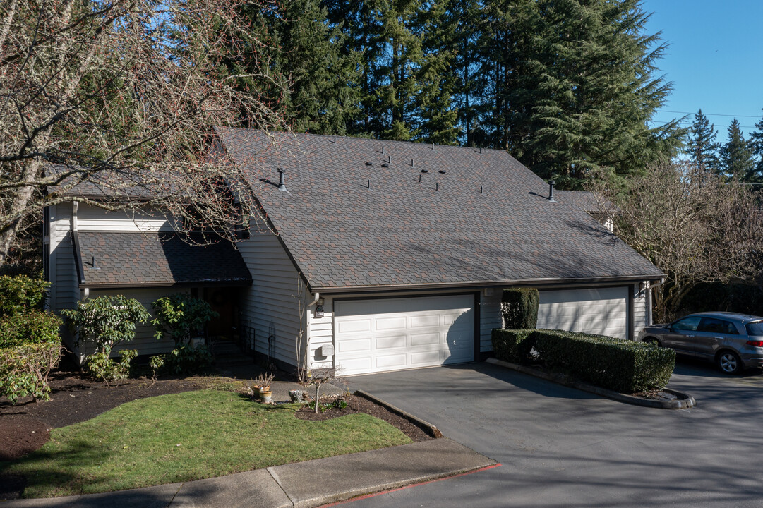 1700 159th Ave NE in Bellevue, WA - Building Photo