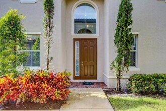 122 Diamante Way in Jupiter, FL - Building Photo - Building Photo