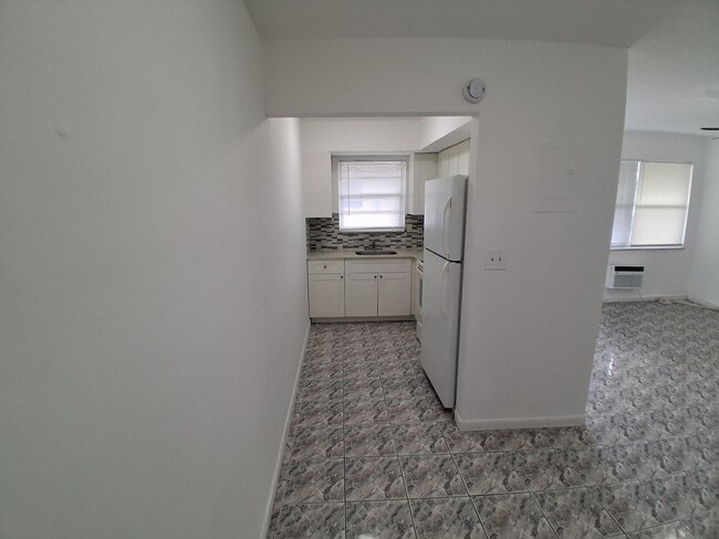 4130 SW 24th Ct in Fort Lauderdale, FL - Building Photo - Building Photo