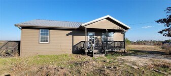 465 Cottletown Rd in Smithville, TX - Building Photo