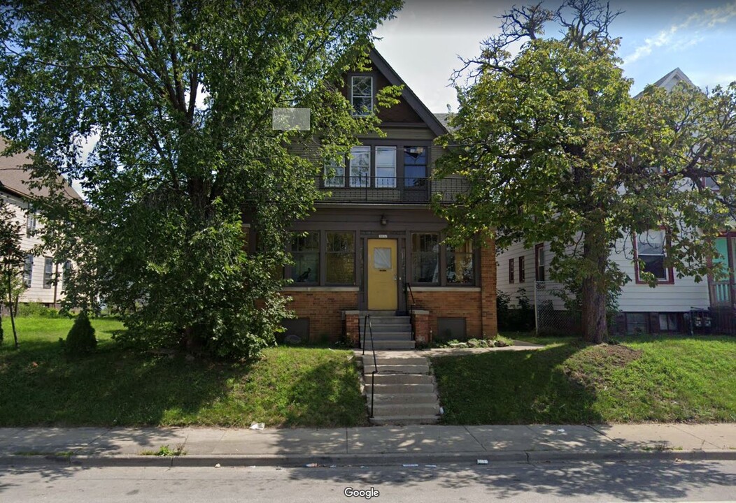 3032 N Holton St in Milwaukee, WI - Building Photo