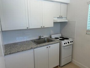 6208 Dawson St in Hollywood, FL - Building Photo - Building Photo