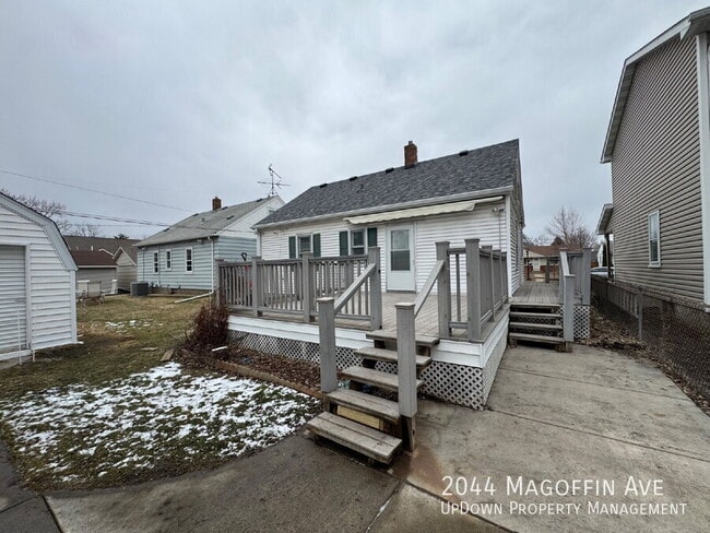 2044 Magoffin Ave in St. Paul, MN - Building Photo - Building Photo