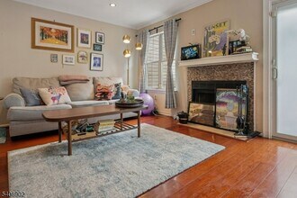 10 De Palma Ct in Franklin Township, NJ - Building Photo - Building Photo