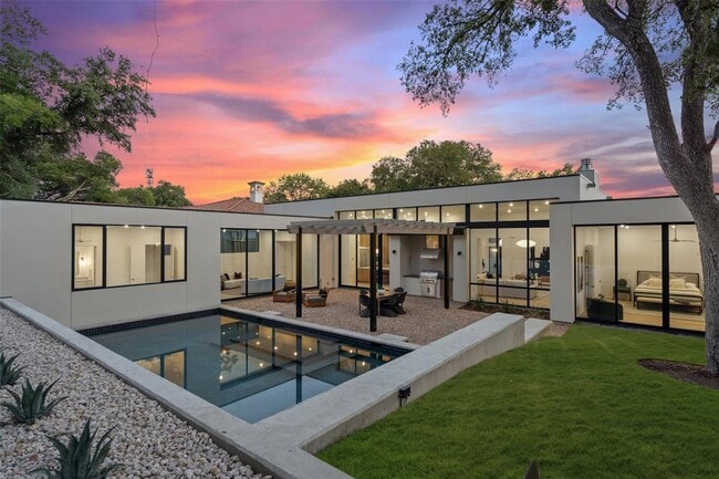 2704 Mountain Laurel Dr in Austin, TX - Building Photo - Building Photo