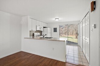 430 Normandie Ln in Round Lake Beach, IL - Building Photo - Building Photo