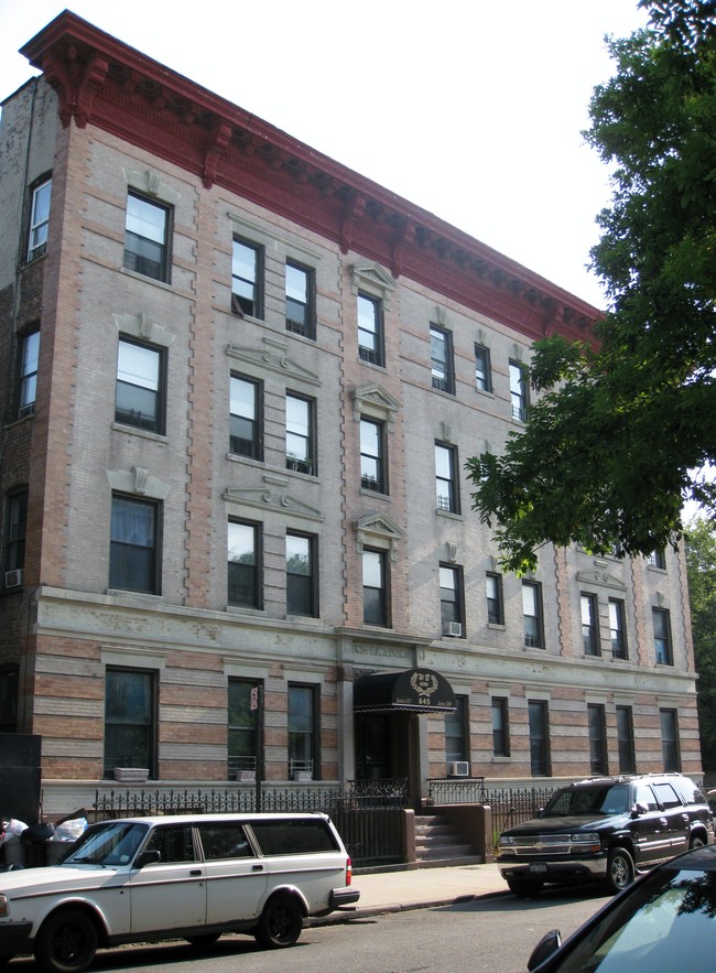 645 Macdonough St in Brooklyn, NY - Building Photo - Building Photo