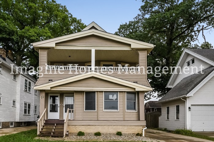 1675 Bunts Rd in Lakewood, OH - Foto de edificio