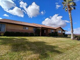 866 W 680 N in Saint George, UT - Building Photo
