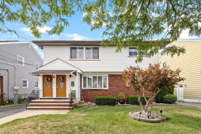 property at 689 9th St